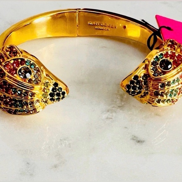 New KURT GEIGER LONDON
Rainbow Pavé Signature Eagle Cuff Bracelet in Gold Tone - Picture 5 of 8